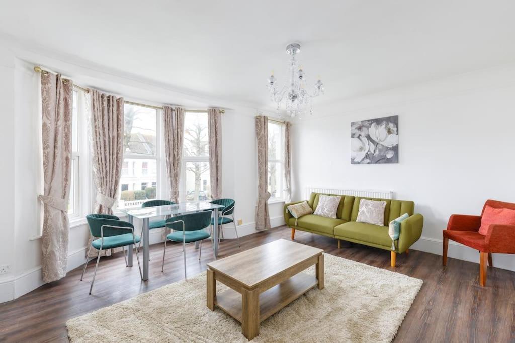 Charming 2 Bedroom Flat In Central Hove With Free Parking Eksteriør billede